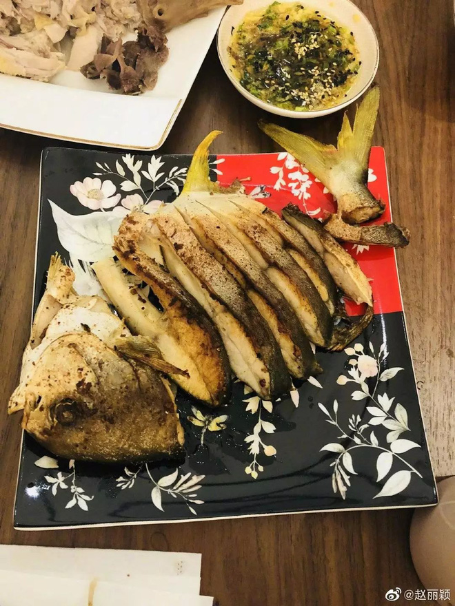 Mới sinh con được hơn 1 năm, Triệu Lệ Dĩnh đã tất bật quay lại đóng phim, có bí quyết gì mà giảm cân nhanh vậy? - Hình 13