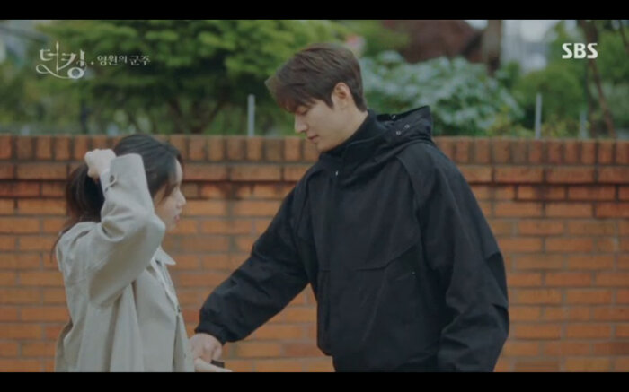 Quân vương bất diệt tập 14: Kim Go Eun đau khổ vì Lee Min Ho mắc kẹt ở quá khứ không thể trở về - Hình 27