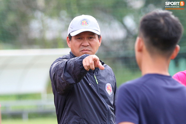 Chủ tịch kiêm HLV Sài Gòn FC tiết lộ cách chặn đứng dàn học trò thầy Park, danh sách có Công Phượng, Tiến Linh đến Quả bóng Vàng Đỗ Hùng Dũng - Hình 3