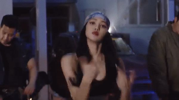 Lisa đánh úp video nhảy mới: Hoá thành hip-hop girl cover nhạc Chris Brown, vừa sexy vừa ngầu như đang xem MV của nghệ sĩ US-UK! - Hình 2