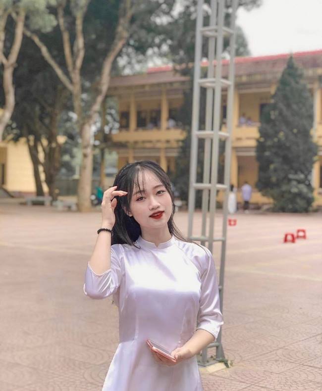 Nữ sinh Việt nổi như cồn vì quá xinh trong áo dài trắng ngày bế giảng - Hình 20
