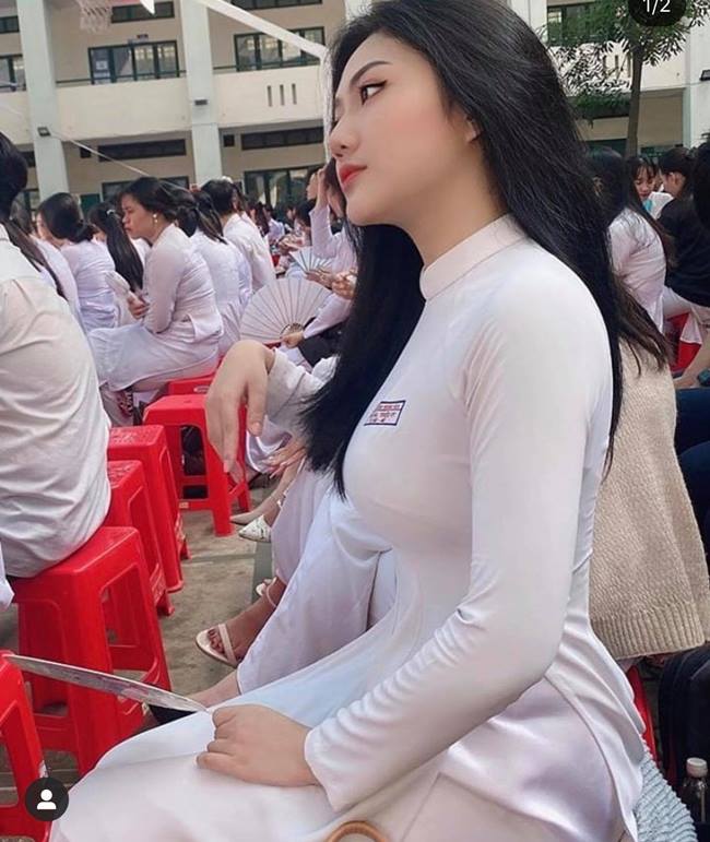 Nữ sinh Việt nổi như cồn vì quá xinh trong áo dài trắng ngày bế giảng - Hình 4