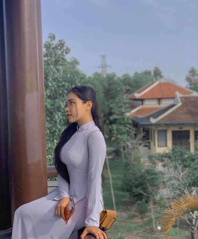 Nữ sinh Việt nổi như cồn vì quá xinh trong áo dài trắng ngày bế giảng - Hình 10
