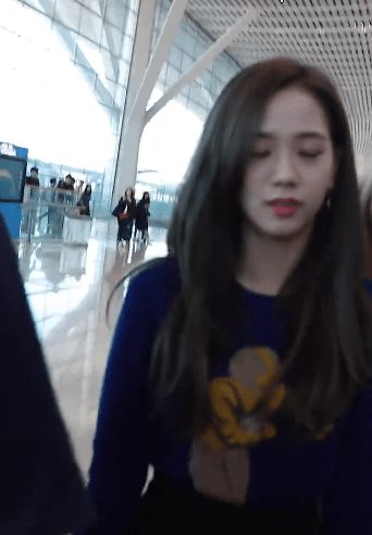 Người ta gọi Jisoo (BLACKPINK) là Hoa hậu Hàn Quốc đều có lý do, nhìn loạt gif huyền thoại này là đủ hiểu! - Hình 21