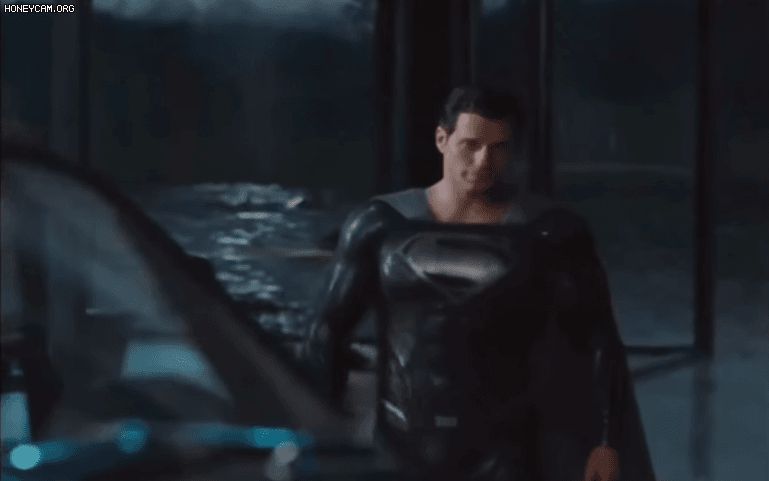 Bóng gió chê bai cha đẻ Avengers, đạo diễn Justice League đem suit đen siêu bốc của Superman ra dằn mặt - Hình 2