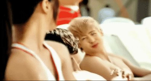 Còn ai nhớ clip huyền thoại Kpop 10 năm trước: SNSD - 2PM body nóng hừng hực, hot nhất màn đụng chạm của Yuri - Nichkhun - Hình 6