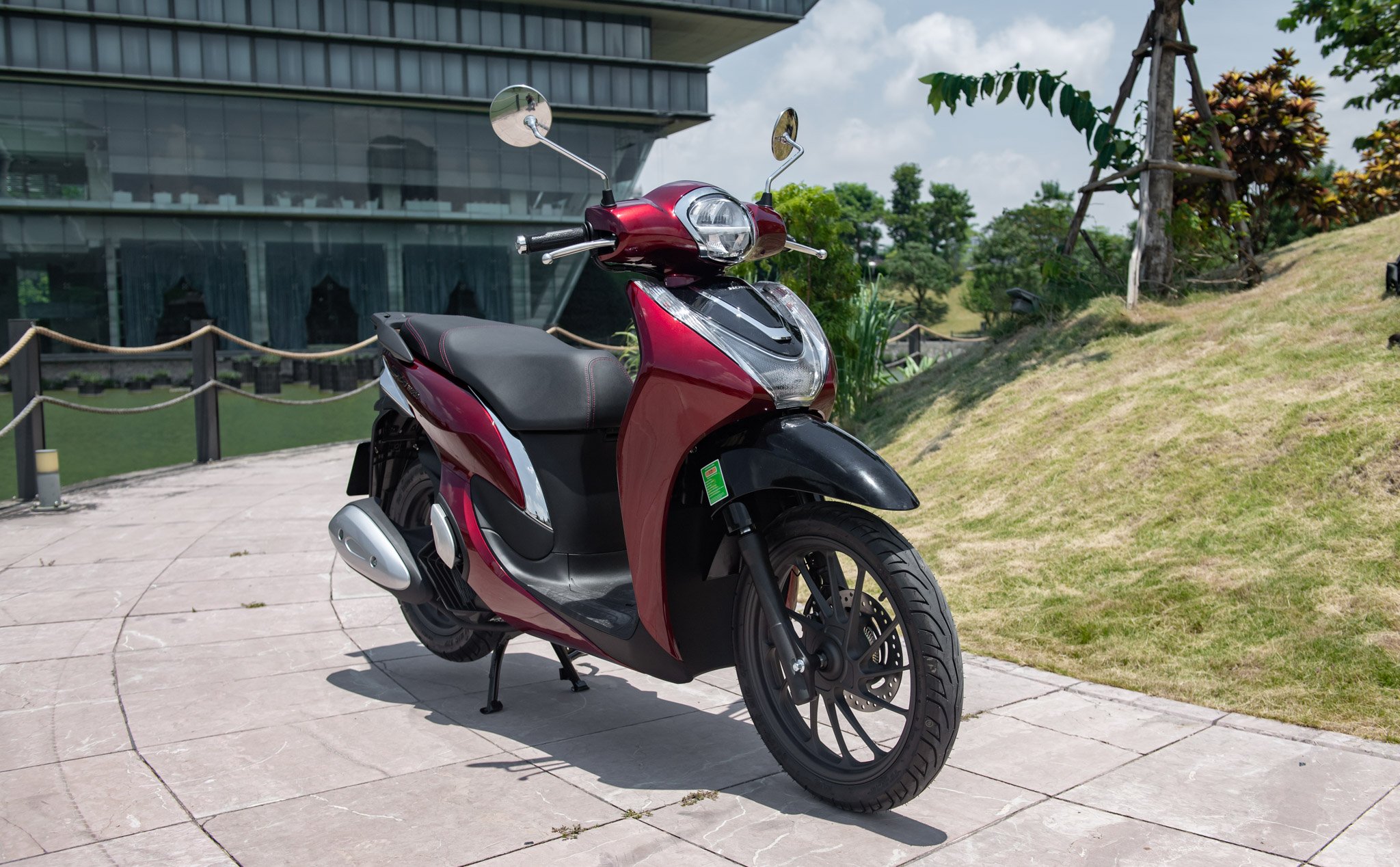 Giá bán Honda SH Mode 2021 tại các đại lý cao hơn giá niêm yết từ 7 đến 14  triệu đồng  Xe máy  Việt Giải Trí
