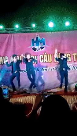 HKT: 10 năm thăng trầm cố thoát mác 'thảm họa' đến nổi như cồn ở Trung Quốc rồi tan rã - Hình 2