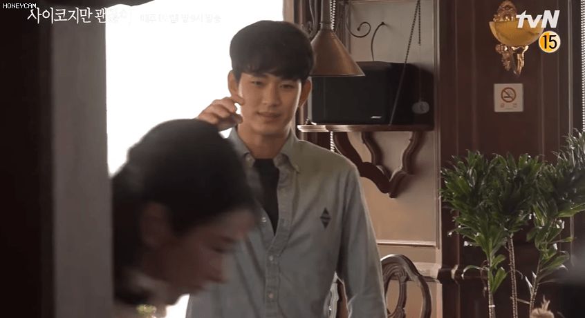 Được Seo Ye Ji khen đẹp trai, Kim Soo Hyun đỏ chín mặt ở hậu trường Điên Thì Có Sao - Hình 7