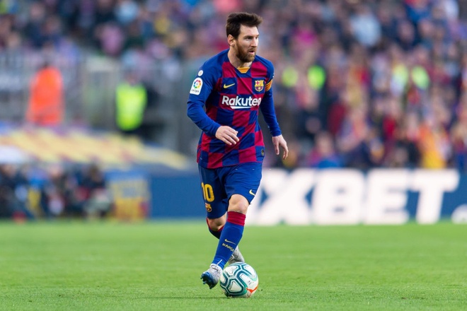 Siêu sao bóng đá Lionel Messi đã trở lại cùng đội bóng Barcelona lợi hại, đầy tiềm năng. Hãy cùng xem hình ảnh về Messi khi anh đang khoác áo Barca và thể hiện sự nghiệp đỉnh cao của mình trên sân cỏ.
