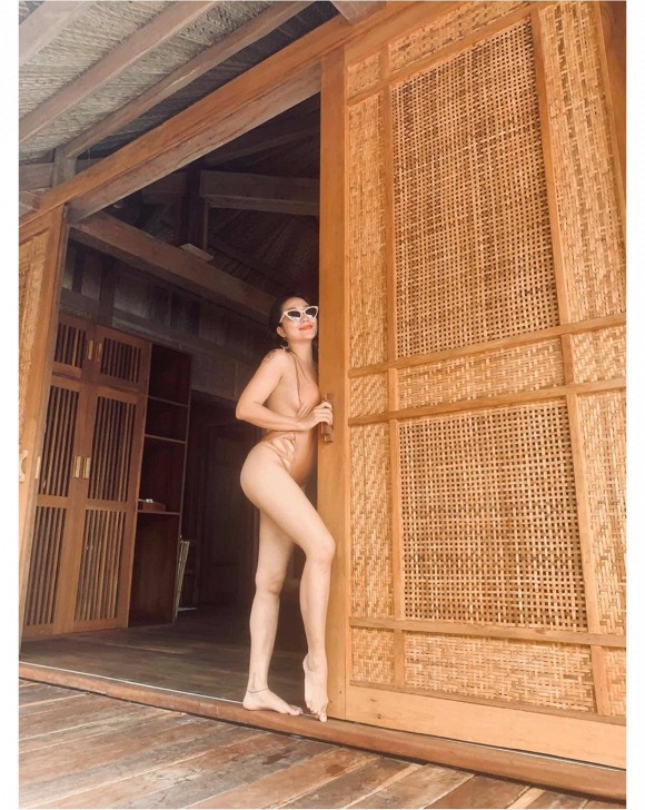Ốc Thanh Vân diện bikini thiếu vải, để lộ vòng một ngồn ngộn và vòng ba bỏng mắt - Hình 6