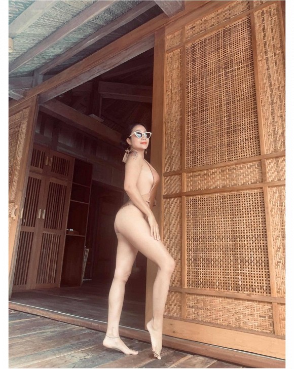Ốc Thanh Vân diện bikini thiếu vải, để lộ vòng một ngồn ngộn và vòng ba bỏng mắt - Hình 7