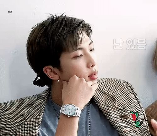 Từng bị Knet gắn mác idol kém sắc, tại sao thủ lĩnh RM (BTS) lại được nhận xét là sexy đến bùng nổ khi gặp ngoài đời? - Hình 2