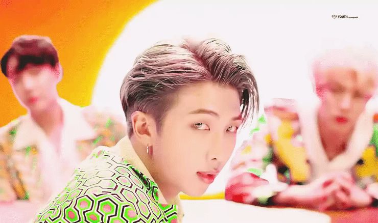 Từng bị Knet gắn mác idol kém sắc, tại sao thủ lĩnh RM (BTS) lại được nhận xét là sexy đến bùng nổ khi gặp ngoài đời? - Hình 1