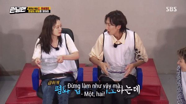 2 thánh chơi dơ chung team: Jeon So Min nhúng cả bàn chân vào tô nước để trả thù Lee Kwang Soo - Hình 3