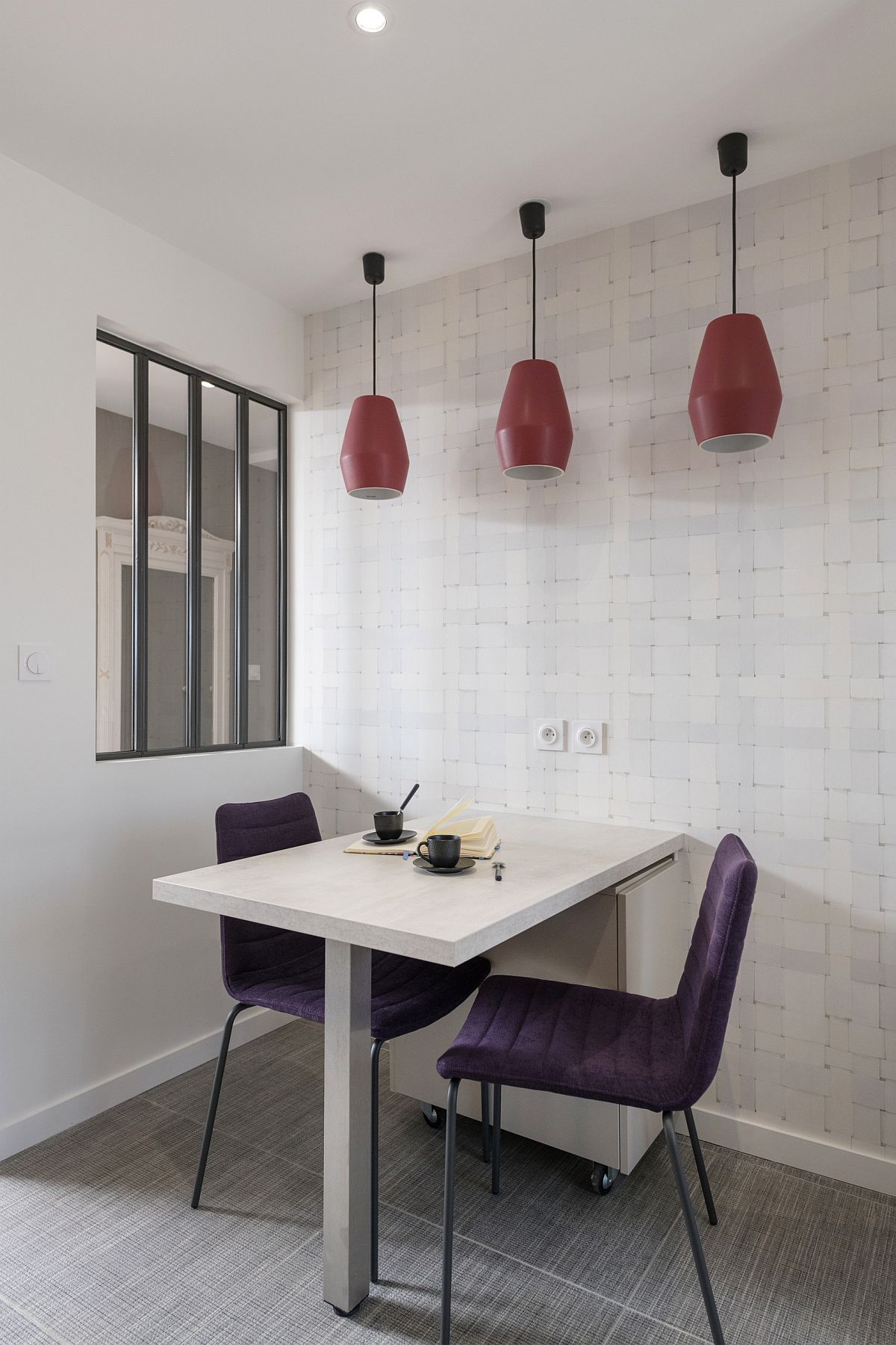 Bàn ăn nhà bếp đẹp hút hồn với những ý tưởng thiết kế độc đáo giúp nới rộng thị giác cho những không gian sống nhỏ xinh - Hình 10
