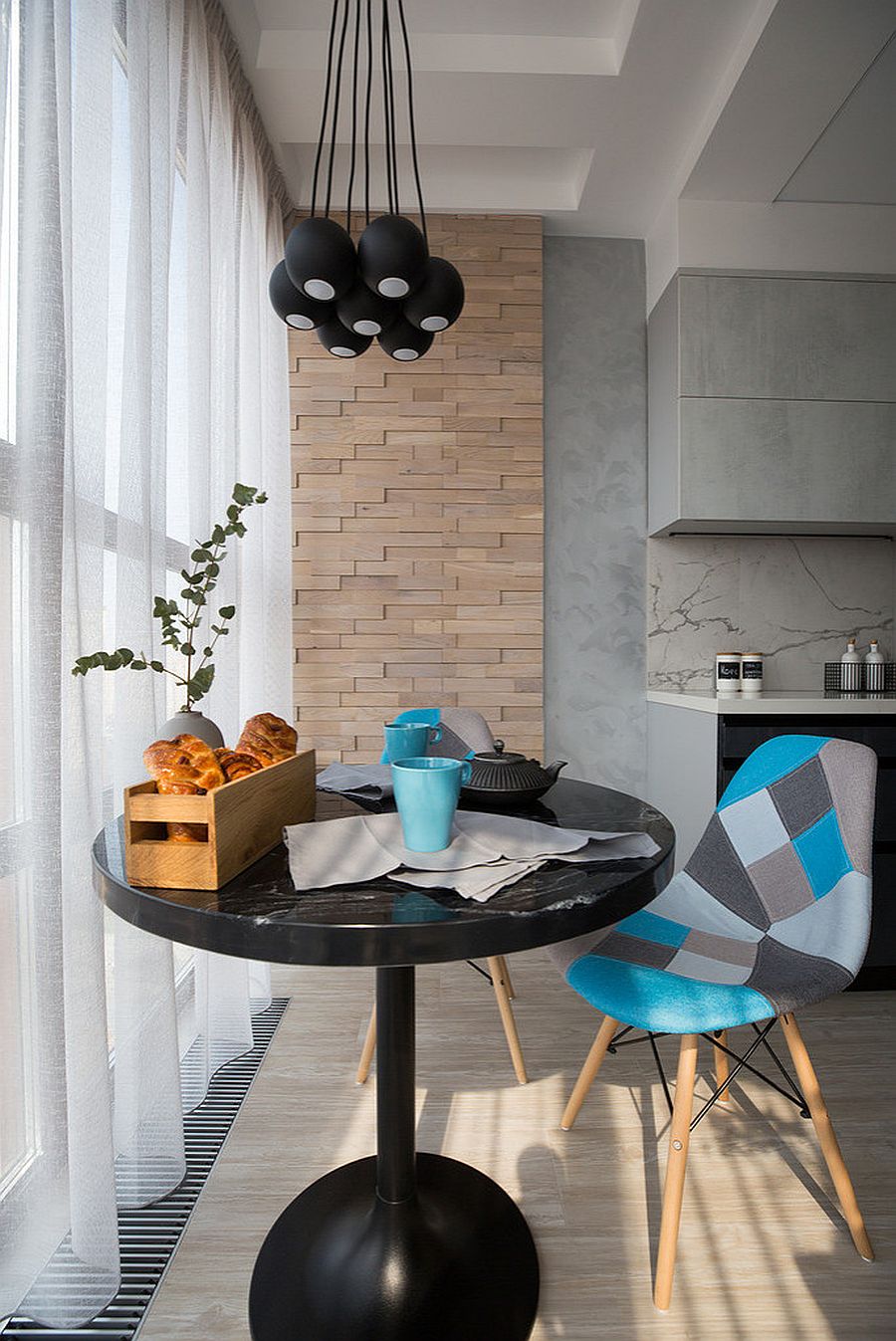 Bàn ăn nhà bếp đẹp hút hồn với những ý tưởng thiết kế độc đáo giúp nới rộng thị giác cho những không gian sống nhỏ xinh - Hình 7