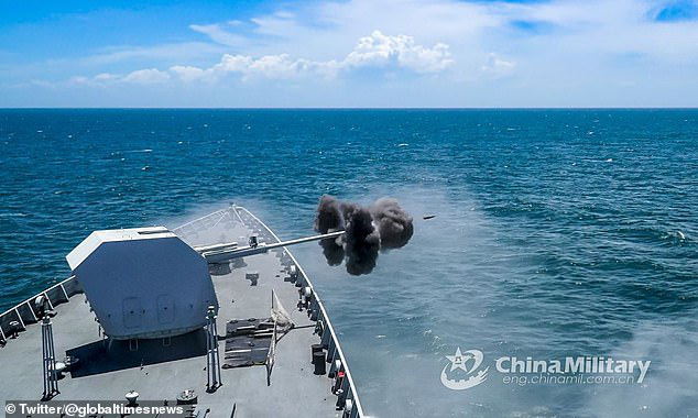 Báo TQ dọa có thể dễ dàng phóng tên lửa tiêu diệt hai tàu sân bay Mỹ ở Biển Đông - Hình 1