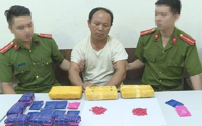 Bắt kẻ vận chuyển 30.000 viên ma túy trong đêm - Hình 1