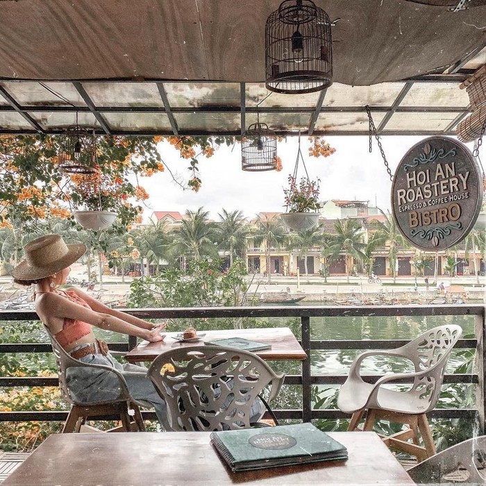 Check-in 6 quán cà phê có không gian đậm chất xưa ở Hội An - Hình 11