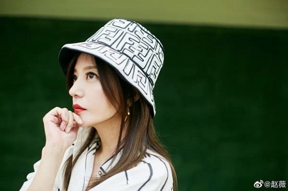 Giữa tin đồn ly hôn chồng, Triệu Vy khiến nhiều người phát ghen vì hợp đồng khủng - Hình 3
