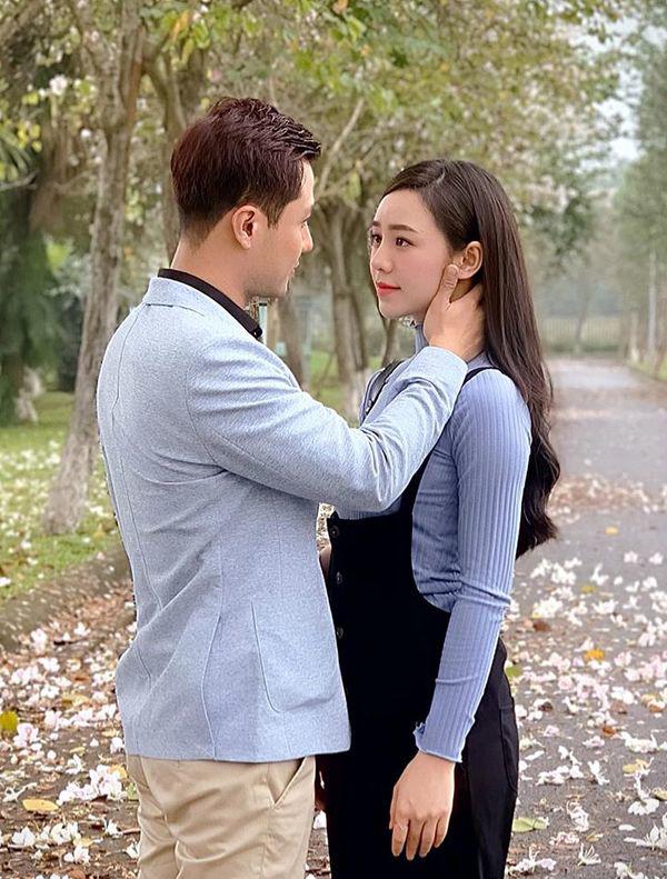 Khác trong Đừng bắt em phải quên, Ngọc ngoài đời từng nhiều lần đốn tim bởi mặc gợi cảm - Hình 1