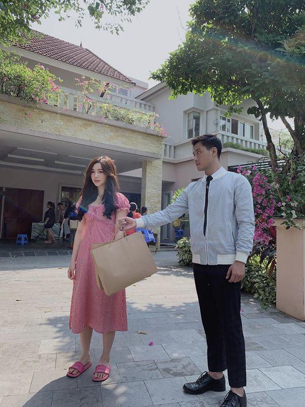 Khác trong Đừng bắt em phải quên, Ngọc ngoài đời từng nhiều lần đốn tim bởi mặc gợi cảm - Hình 2