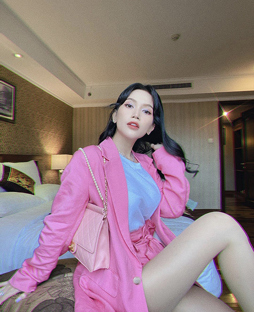 Mặc màu tím, hồng như sao Việt - Hình 8