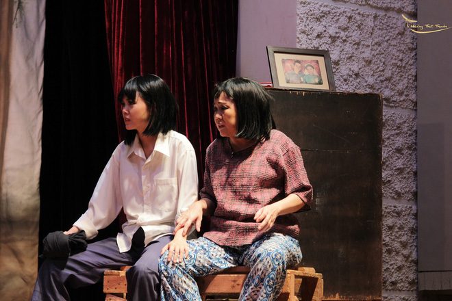 Nghệ sĩ Ái Như ngã chấn thương cột sống khi đang diễn và những câu chuyện xúc động phía sau - Hình 1