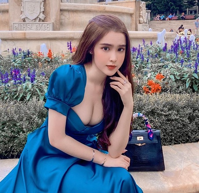Nụ hồng lai Việt - Mỹ, Việt - Trung ưa diện đồ tôn nét đầy đặn ở tuổi 18 - Hình 1