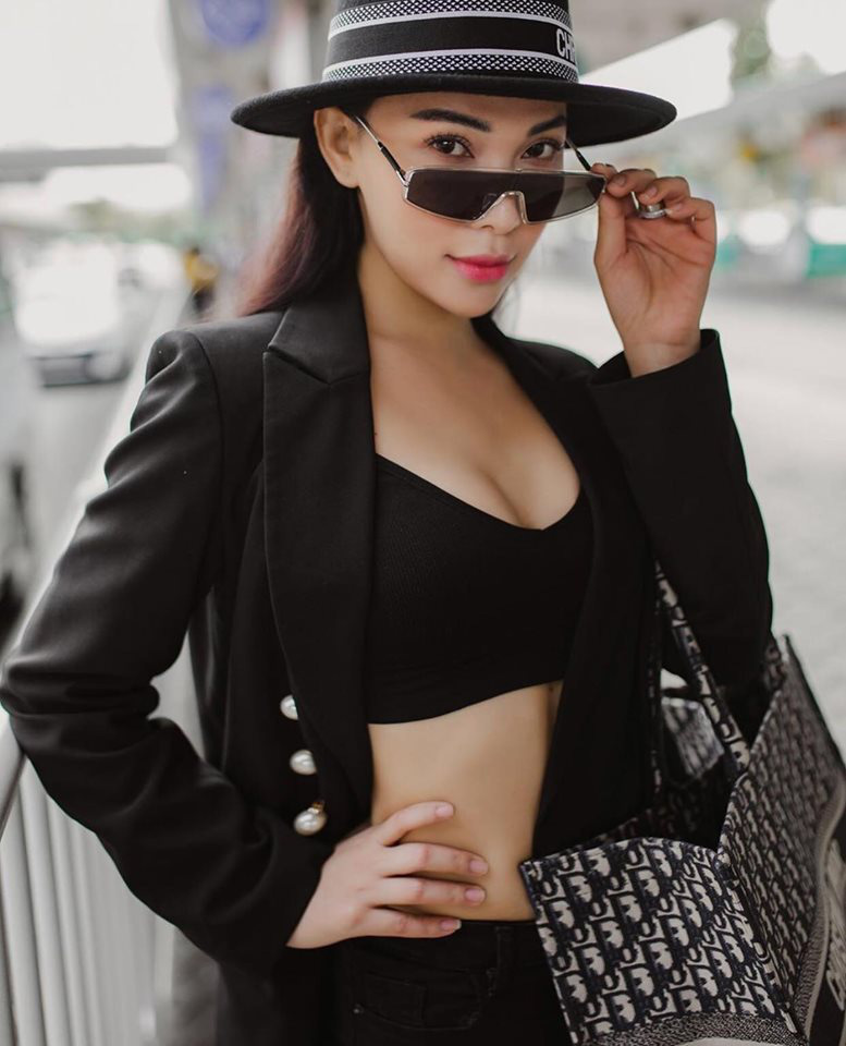 Quỳnh Thư - diễn viên lộ bằng chứng hẹn hò chồng cũ Quỳnh Nga: Bạn thân 15 năm của Ngọc Trinh, body bốc lửa và cực giàu! - Hình 4