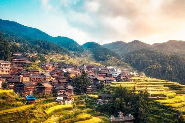 Tiếng ồn bí ẩn khiến dân làng Trung Quốc hoảng hốt bỏ chạy tán loạn và sự thật bất ngờ - Hình 1