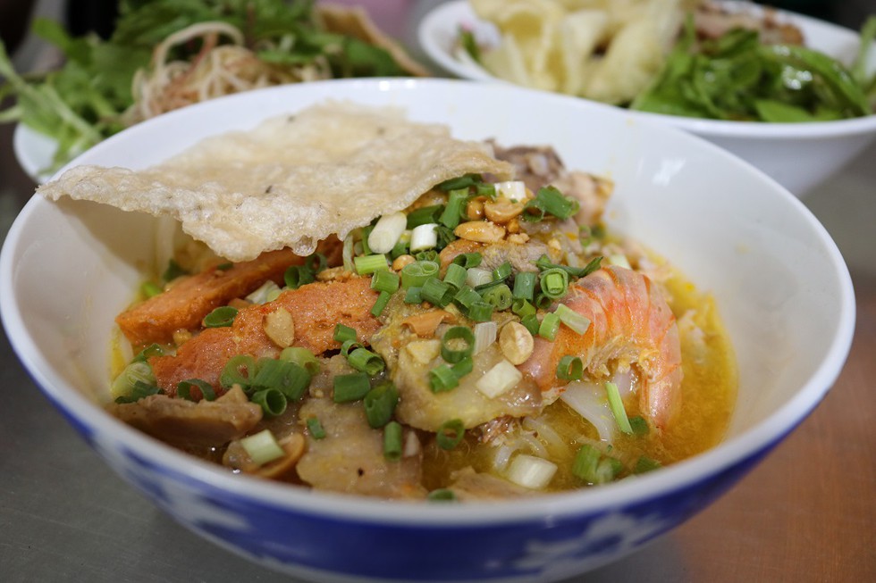 Tìm chút hương vị mì quảng Hội An giữa Sài Gòn - Hình 1