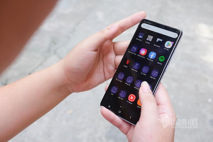 Sau giảm giá sốc, Samsung tung Galaxy S20 bản tím hồng - Hình 4