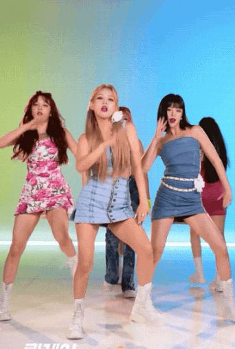 Stylist của (G)I-DLE bị chỉ trích dữ dội vì để các idol mặc trang phục hở nội y quá nhiều - Hình 2