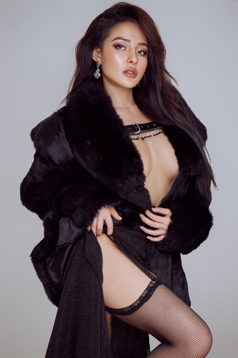 Ngân 98: Tôi hở bạo chứ không dễ dãi - Hình 8