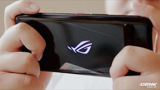 Trên tay quái vật gaming ROG Phone 3: Snapdragon 865 , màn hình 144Hz, pin 6000mAh, giá từ 14.5 triệu đồng - Hình 10