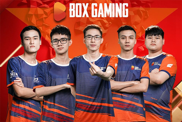 Biến căng: Đội trưởng BOX Gaming PUBG Mobile tung chưởng đấm sấp mặt đồng đội ngay trên sóng livestream - Hình 1