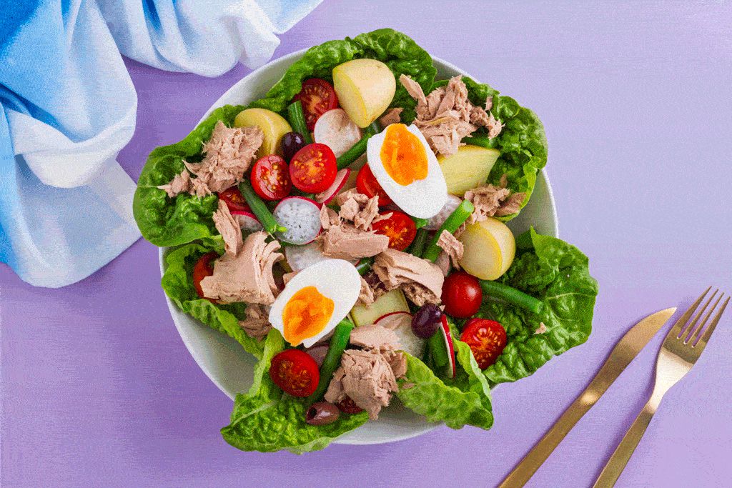 Ăn salad 3 bữa/ngày để giảm cân: cô sinh viên phải nhập viện sau 5 ngày vì chủ quan với những thành phần có trong món ăn - Hình 1