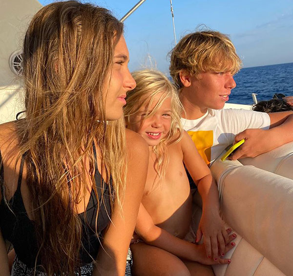 Totti and Ilary Blasi the daughter Chanel blurts out on social media