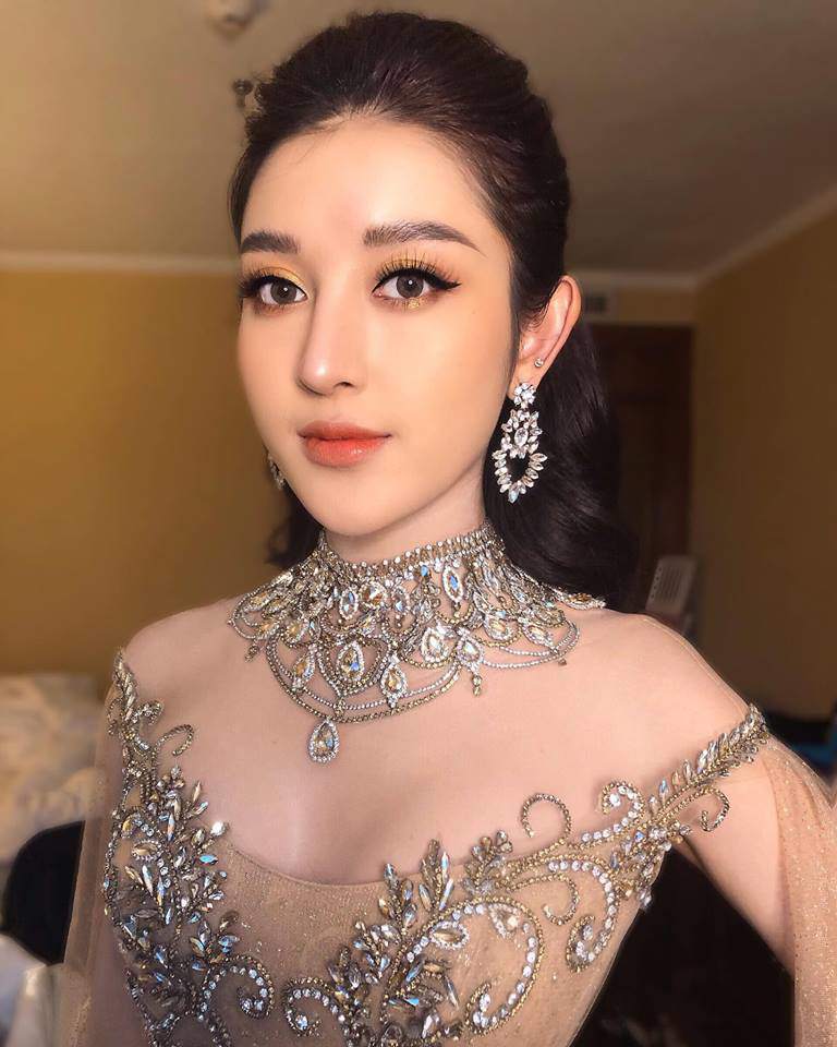 Hóa ra, Huyền My có chiếc cằm V-line thon gọn đều là nhờ món dụng cụ dễ mua - Hình 2