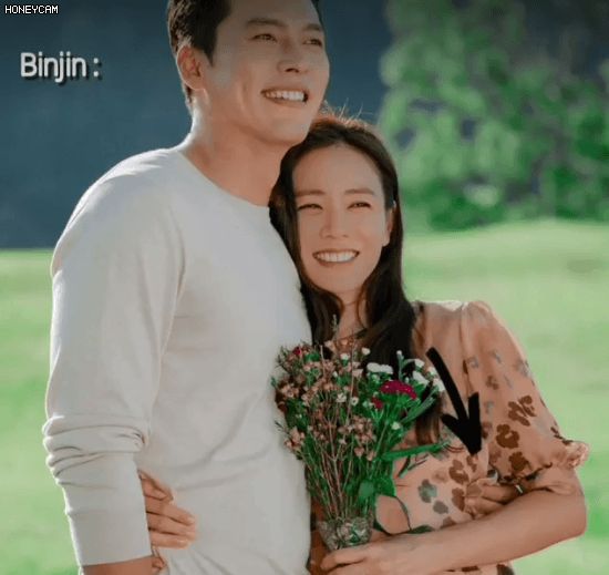 Hyun Bin bị soi bàn tay hư hỏng cố tình động chạm vòng 1 của Son Ye Jin bất chấp hướng dẫn của đạo diễn - Hình 5