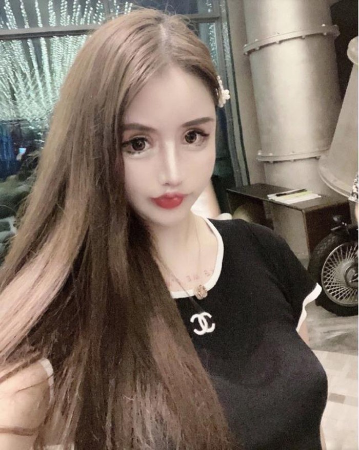 100 lần phẫu thuật thẩm mỹ, hot girl xứ Trung nhìn phát sợ - Hình 3