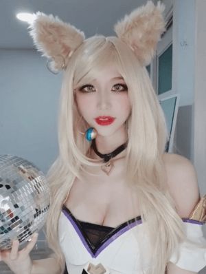 Bộ ảnh cosplay nõn nà chứng minh Ahri K/DA chưa và sẽ không bao giờ hết nóng - Hình 22