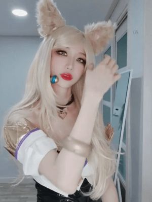 Bộ ảnh cosplay nõn nà chứng minh Ahri K/DA chưa và sẽ không bao giờ hết nóng - Hình 23