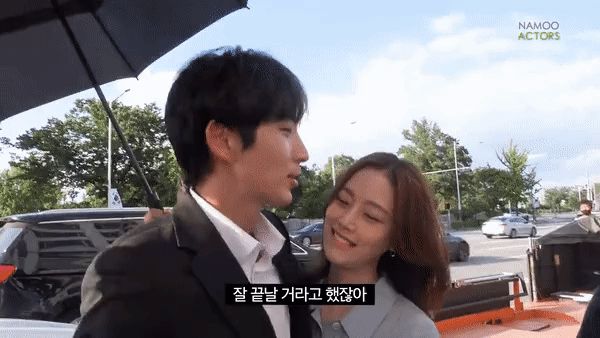 Lee Jun Ki ôm chặt Moon Chae Won ở buổi đóng máy Hoa của quỷ - Hình 3