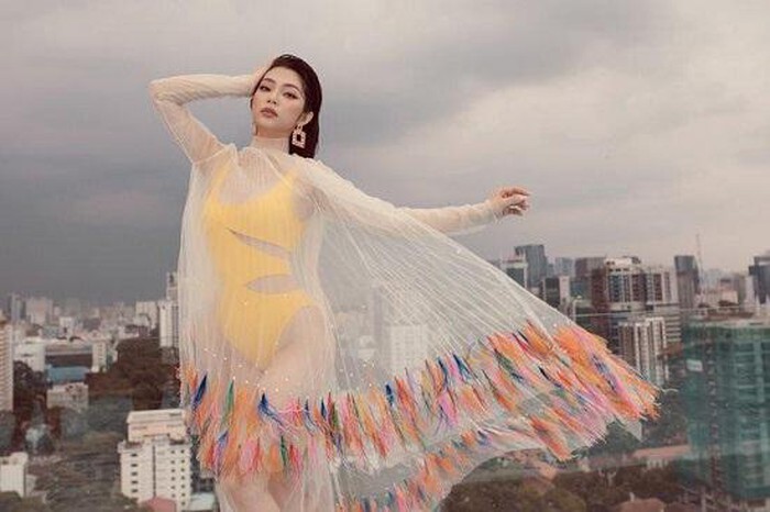 Top 5 Hoa hậu biển Việt Nam khoe đường cong đốt mắt tại bể bơi - Hình 1