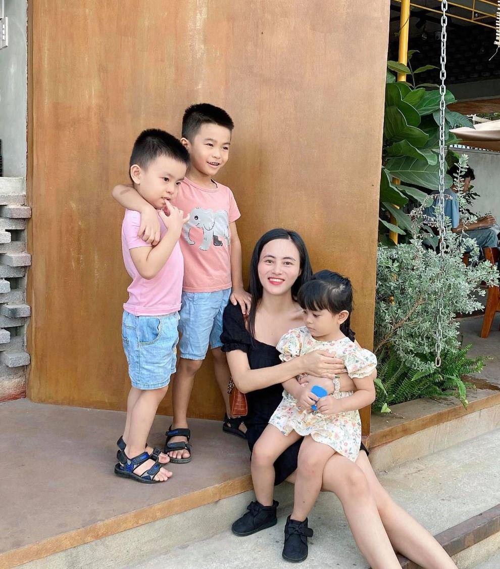 Cô Gái Nha Trang Bán Nude Cho Con Bú 5 Năm Trước, Giờ 3 Con Bầu Ngực Vẫn  Tràn Trề - Netizen - Việt Giải Trí