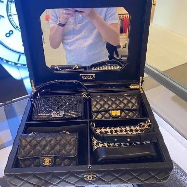 Bị tỷ phú Hoàng Kiều đăng clip tố 'đào mỏ', Ngọc Trinh mạnh tay chi 700 triệu mua đồ cho con gái - Hình 2