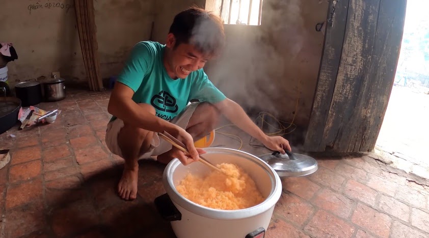 CĐM tranh cãi gay gắt, kêu gọi tẩy chay gia đình Bà Tân Vlog vì loạt clip 'nghèo' ý tưởng, phí phạm thức ăn - Hình 8